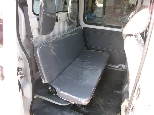 ハイゼットカーゴ 　４ＷＤデッキバン　５速マニュアルミッショ　エアコン　パワステ　エアーバック　パワーウィンドウ　キーレス　ＥＴＣ　外装仕上げ済み　リースアップ車（12枚目）