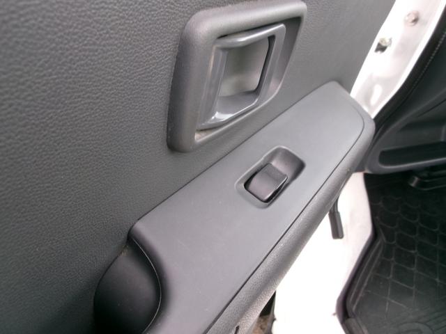 ハイゼットカーゴ 　４ＷＤデッキバン　５速マニュアルミッショ　エアコン　パワステ　エアーバック　パワーウィンドウ　キーレス　ＥＴＣ　外装仕上げ済み　リースアップ車（14枚目）