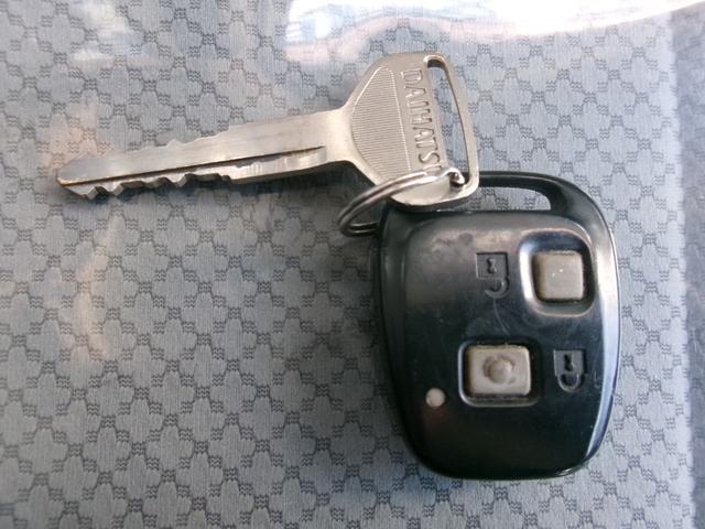 ハイゼットカーゴ 　４ＷＤデッキバン　５速マニュアルミッショ　エアコン　パワステ　エアーバック　パワーウィンドウ　キーレス　ＥＴＣ　外装仕上げ済み　リースアップ車（25枚目）