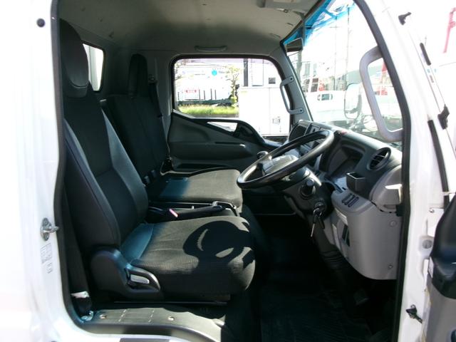 キャンター 　４ｔワイドロング平ボディ　５速マニュアルミッショ　エアコン　パワステ　パワーウィンドウ　エアーバック　ＡＢＳ　キーレス　電格ミラー　リースアップ車（12枚目）