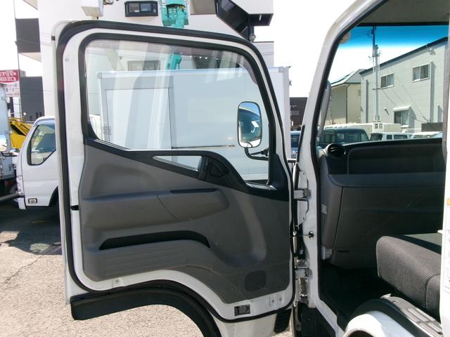 キャンター 　４ｔワイドロング平ボディ　５速マニュアルミッショ　エアコン　パワステ　パワーウィンドウ　エアーバック　ＡＢＳ　キーレス　電格ミラー　リースアップ車（14枚目）
