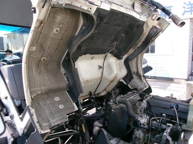 キャンター 　４ｔワイドロング平ボディ　５速マニュアルミッショ　エアコン　パワステ　パワーウィンドウ　エアーバック　ＡＢＳ　キーレス　電格ミラー　リースアップ車（23枚目）