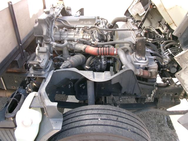 キャンター 　４ｔワイドロング平ボディ　５速マニュアルミッショ　エアコン　パワステ　パワーウィンドウ　エアーバック　ＡＢＳ　キーレス　電格ミラー　リースアップ車（27枚目）