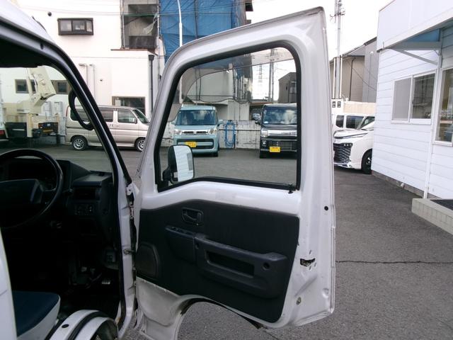 サンバーバン 　４ＷＤ　トランスポーター　５速マニュアルミッショ　エアコン　パワステ　パワーウィンドウ　エアーバック　キーレス　外装仕上げ済み　リースアップ車（7枚目）