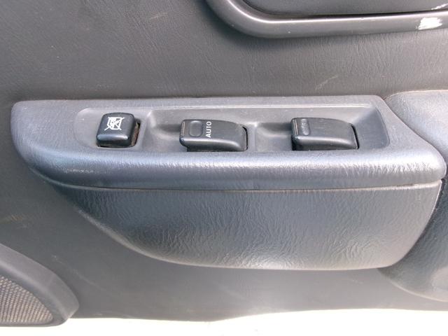 サンバーバン 　４ＷＤ　トランスポーター　５速マニュアルミッショ　エアコン　パワステ　パワーウィンドウ　エアーバック　キーレス　外装仕上げ済み　リースアップ車（8枚目）