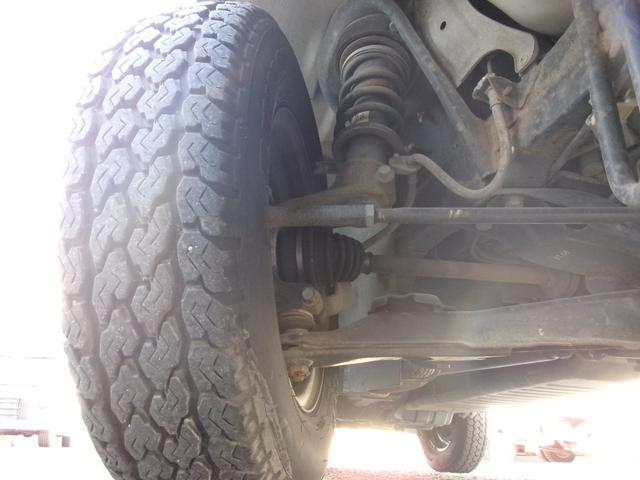 サンバーバン 　４ＷＤ　トランスポーター　５速マニュアルミッショ　エアコン　パワステ　パワーウィンドウ　エアーバック　キーレス　外装仕上げ済み　リースアップ車（19枚目）