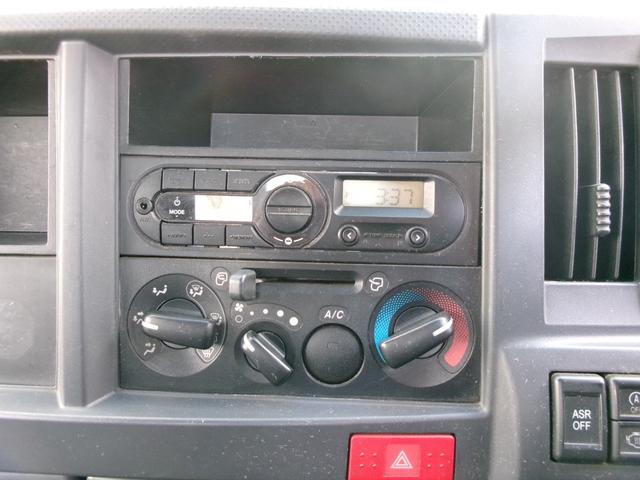 タイタントラック 　２ｔ低床平ボディ　エアコン　パワステ　パワーウィンドウ　エアーバック　５速マニュアルミッショ　ＡＢＳ　電格ミラー　キーレス　ＨＳＡ　ＥＴＣ　外装仕上げ済み　リースアップ車（15枚目）