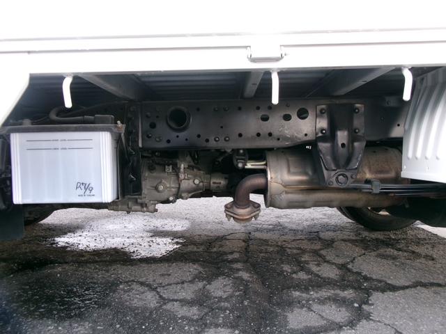 ボンゴトラック 　１ｔ低床Ｗタイヤ平ボディ　エアコン　パワステ　パワーウィンドウ　エアーバック　５速マニュアルミッショ　集中ロック　電動ミラー　２人乗り　１，８００ｃｃガソリン車　外装仕上げ済み　リースアップ車（21枚目）