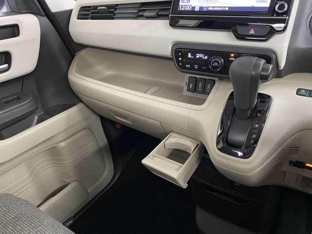 G・L 弊社下取り車 純正ナビ リアカメラ(11枚目)