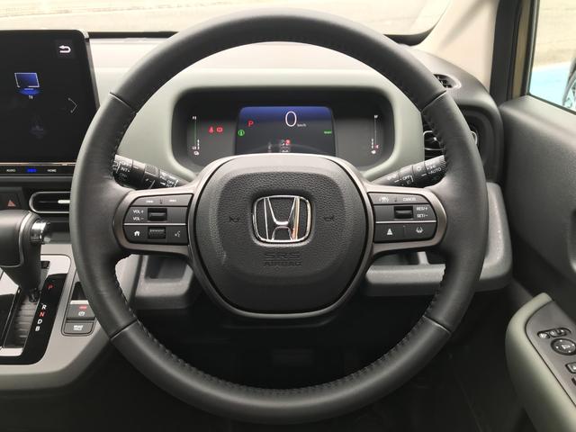 フリード ｅ：ＨＥＶクロスター　当社デモカー　５人乗り　１１．４インチコネクトナビ　両側（8枚目）