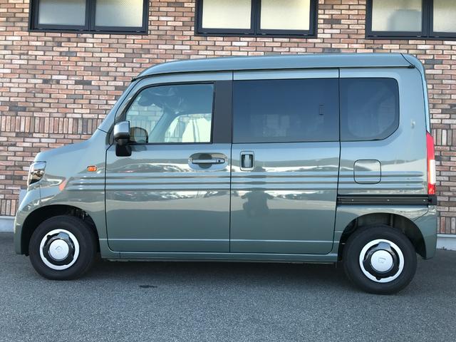 Ｎ－ＶＡＮ ファン　当社デモカー　８インチナビＴＶ　フロントシートアームレスト　充電用ＵＳＢジャック（6枚目）
