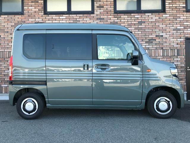 Ｎ－ＶＡＮ ファン　当社デモカー　８インチナビＴＶ　フロントシートアームレスト　充電用ＵＳＢジャック（7枚目）