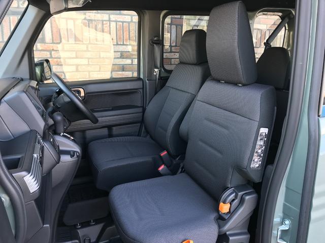 Ｎ－ＶＡＮ ファン　当社デモカー　８インチナビＴＶ　フロントシートアームレスト　充電用ＵＳＢジャック（10枚目）