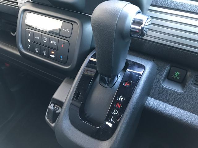 Ｎ－ＶＡＮ ファン　当社デモカー　８インチナビＴＶ　フロントシートアームレスト　充電用ＵＳＢジャック（16枚目）