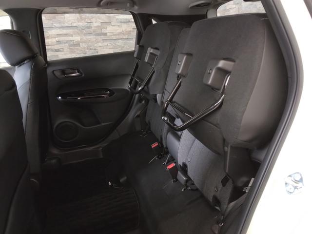 フィット ｅ：ＨＥＶホーム　１年保証　弊社下取車　８インチナビＴＶ　ドラレコ　アルミホイール　ＥＴＣ（13枚目）