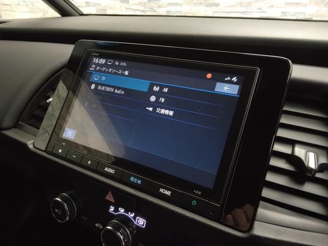 フィット ｅ：ＨＥＶホーム　１年保証　弊社下取車　８インチナビＴＶ　ドラレコ　アルミホイール　ＥＴＣ（16枚目）