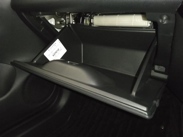 フィット ｅ：ＨＥＶホーム　１年保証　弊社下取車　８インチナビＴＶ　ドラレコ　アルミホイール　ＥＴＣ（19枚目）