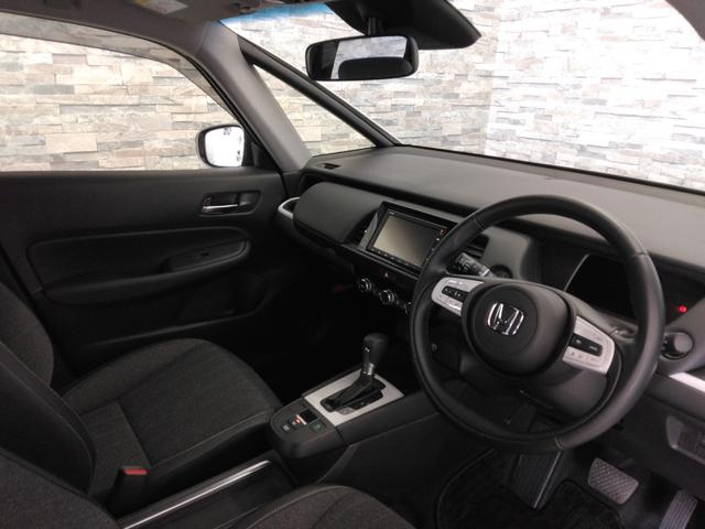 フィット ｅ：ＨＥＶホーム　１年保証　弊社下取車　８インチナビＴＶ　ドラレコ　アルミホイール　ＥＴＣ（26枚目）