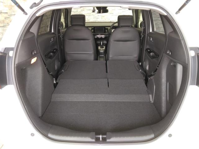 フィット ｅ：ＨＥＶホーム　１年保証　弊社下取車　８インチナビＴＶ　ドラレコ　アルミホイール　ＥＴＣ（29枚目）