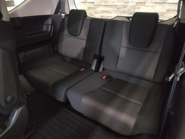 フリード Ｇブラックスタイル　弊社下取車　２年保証　９インチナビＴＶ　リア席モニター　両側パワースライドドア　ＥＴＣ　シートヒーター（12枚目）