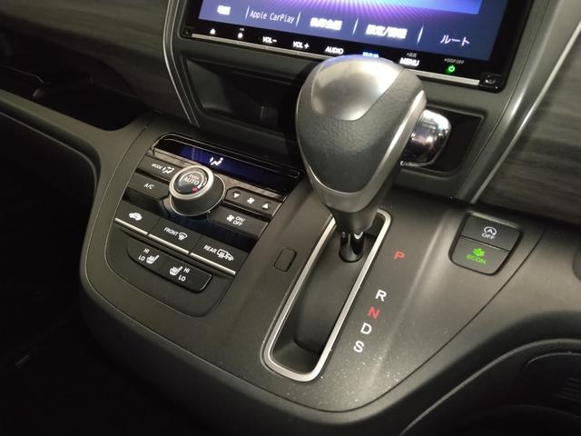 フリード Ｇブラックスタイル　弊社下取車　２年保証　９インチナビＴＶ　リア席モニター　両側パワースライドドア　ＥＴＣ　シートヒーター（20枚目）