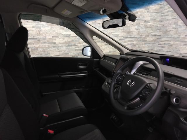 フリード Ｇブラックスタイル　弊社下取車　２年保証　９インチナビＴＶ　リア席モニター　両側パワースライドドア　ＥＴＣ　シートヒーター（29枚目）