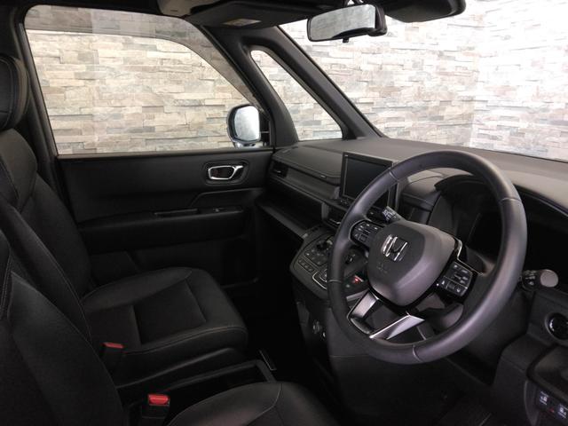 ステップワゴン ｅ：ＨＥＶスパーダ　２年保証　弊社下取車　８人乗り　８インチコネクトナビ　ドラレコ前後　ルーフコンソール　両側パワースライドドア　ＥＴＣ（31枚目）