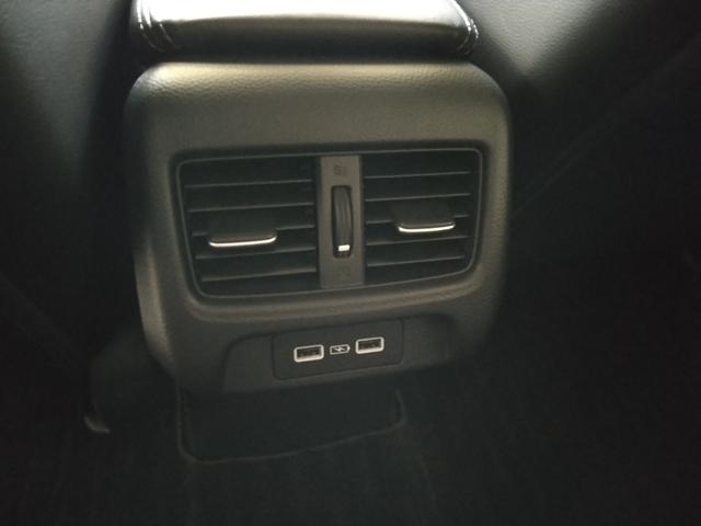 ＺＲ－Ｖ ｅ：ＨＥＶＺ　弊社下取車　２年保証　４ＷＤ　コネクトディスプレー　ドラレコ前後　ＢＳＩ、後退出庫サポートレス　プレミアムサウンドシステム（15枚目）