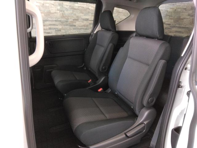 フリードハイブリッド ハイブリッド・Ｇブラックスタイル　２年保証　弊社下取車　６人乗り　９インチナビＴＶ　シートヒーター　ＥＴＣ　両側パワースライドドア（10枚目）