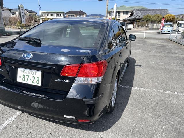 レガシィＢ４ ２．５ｉアイサイトＢスポーツ　Ｇパッケージ．ナビ．フルセグＴＶ．ＥＴＣ．ドラレコ．４ＷＤ．パワーシート．ハーフレザーシート．クルーズコントロール．ＭＴモード付（8枚目）