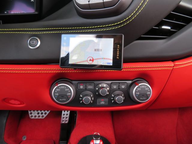 ４８８スパイダー ベースグレード　正規ディーラー車　左ハンドル　ツートンエクステリア　フロントリフトシステム　ＬＥＤカーボンステアリング　２０インチマッドグリジオコルサ　リアパーキングカメラ　　スペアキー、取説、保証書、充電器（11枚目）