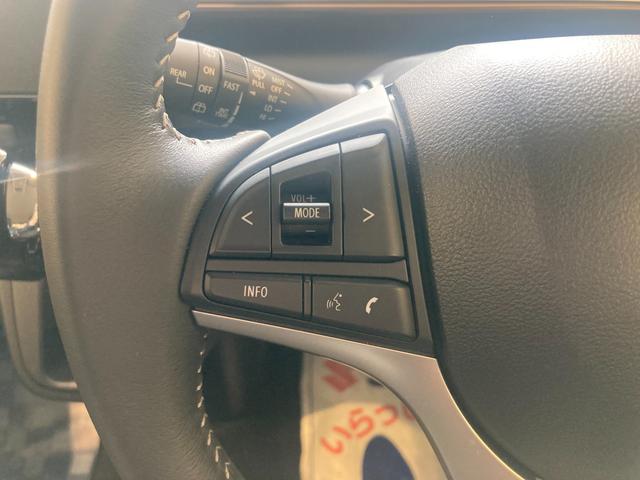 �X�e�A�����O�I�[�f�B�I�X�C�b�`�������Ă��܂��̂ŁA���L�΂����ƂȂ��A���茳�ŃI�[�f�B�I�̑��삪�\�ł��B�^�]����ɏW���ł��܂��B