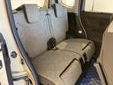後部座席です。足元空間は広々しており、大人４人乗車も無理なく可能です。