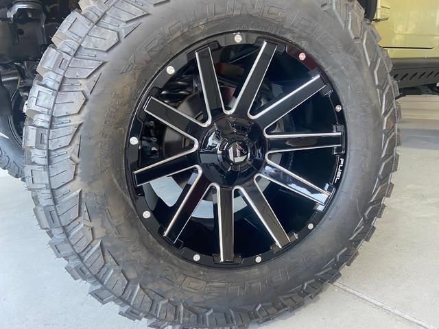 スポーツ ナビ・バックカメラ・フルセグ・ヘッドレストモニター・キブソンマフラー・スミッティービルトボンネット・FuelContra20インチ10Jアルミ・50インチLEDバー・LEDヘッドライト・ETC(10枚目)
