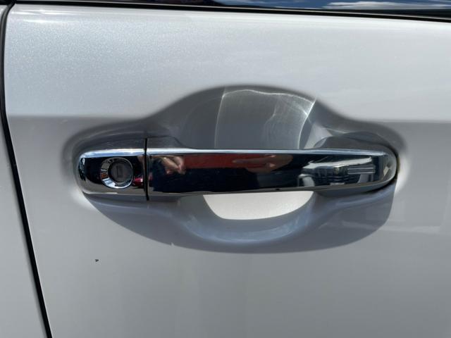 Xi LEDヘッドライト・セーフティセンス・ビルトインETC・バックカメラ・フルセグTV・Bluetooth・両側スライドドア・片側電動スライドドア・エコモード付き(18枚目)