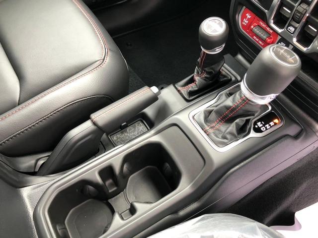 ルビコン　登録済未使用車／黒革／シートヒーター／ハンドルヒーター／Ａｐｐｌｅｃａｒｐｌａｙ／純正ナビ地デジ／ブラインドスポットモニター／ＦＳＢカメラ　アダプティブクルーズコントロール／ＬＥＤヘッドライト／ＥＴＣ(33枚目)