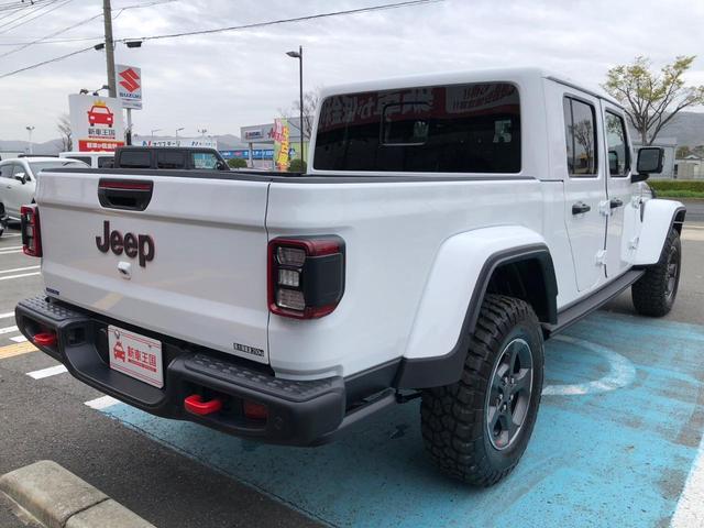 ジープ・グラディエーター ルビコン　登録済未使用車／ＡＬＰＩＮＥスピーカー／ＡｐｐｌｅＣａｒＰｌａｙ／ＡｎｄｒｏｉｄＡｕｔｏ／ナビＴＶ／黒革／純正１７ＡＷ／フロント・サイド・バックカメラ／アダプティブクルーズコントロール／シートヒーター（8枚目）