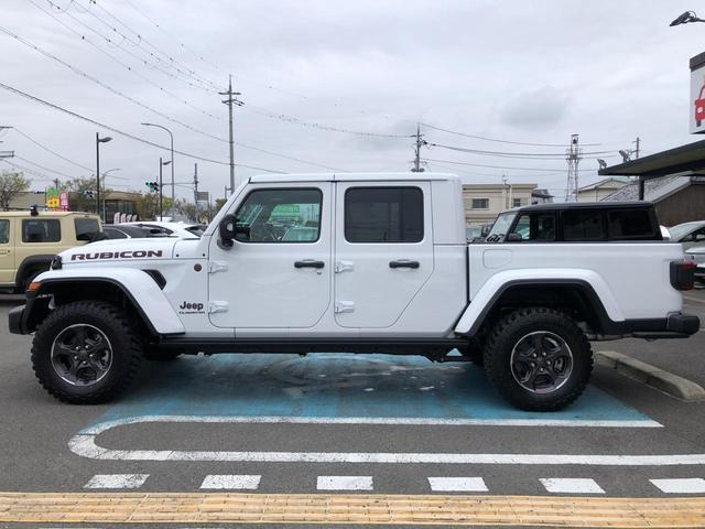 ジープ・グラディエーター ルビコン　登録済未使用車／ＡＬＰＩＮＥスピーカー／ＡｐｐｌｅＣａｒＰｌａｙ／ＡｎｄｒｏｉｄＡｕｔｏ／ナビＴＶ／黒革／純正１７ＡＷ／フロント・サイド・バックカメラ／アダプティブクルーズコントロール／シートヒーター（12枚目）