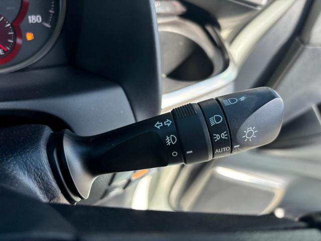 ヴェルファイア ２．５Ｚ　Ｇエディション　サンルーフ／純正フリップダウンモニター／純正１０インチナビ／３眼ＬＥＤヘッドライト／ＥＴＣ２．０／両側電動パワースライドドア／電動パワーテールゲート／シートヒーター／シートクーラー／純正アルミホイール（26枚目）