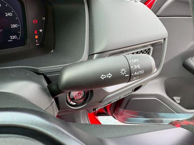 シビック タイプＲ　登録済未使用車／禁煙車／純正ホンダコネクトナビ／バックカメラ／ＬＥＤヘッドライト／クルーズコントロール／ＥＴＣ車載器／フルセグＴＶ／Ｂｌｕｅｔｏｏｔｈ／ステアリングリモコン／ホンダセンシング（34枚目）