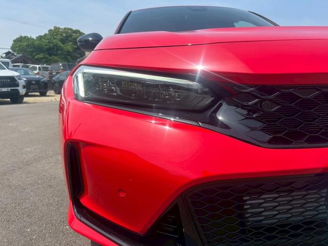 シビック タイプＲ　登録済未使用車／禁煙車／純正ホンダコネクトナビ／バックカメラ／ＬＥＤヘッドライト／クルーズコントロール／ＥＴＣ車載器／フルセグＴＶ／Ｂｌｕｅｔｏｏｔｈ／ステアリングリモコン／ホンダセンシング（18枚目）