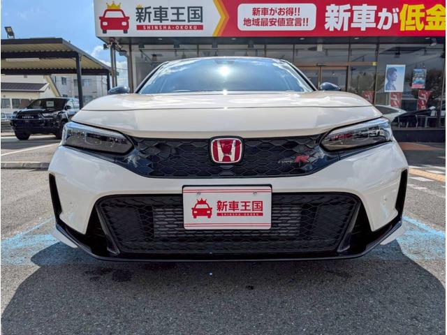 シビック タイプＲ　ワンオーナー／禁煙車／バックカメラ／ホンダセンシング／ホンダコネクトディスプレイ／デジタルグラフィックメーター／ＥＴＣ２．０車載器／フルセグＴＶ／クルーズコントロール／ブラインドスポットモニター（8枚目）