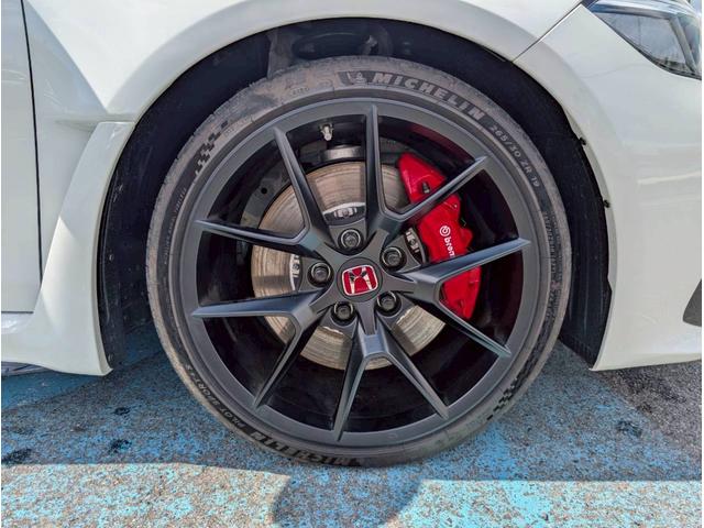 シビック タイプＲ　ワンオーナー／禁煙車／バックカメラ／ホンダセンシング／ホンダコネクトディスプレイ／デジタルグラフィックメーター／ＥＴＣ２．０車載器／フルセグＴＶ／クルーズコントロール／ブラインドスポットモニター（15枚目）