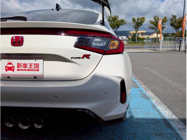 シビック タイプＲ　ワンオーナー／禁煙車／バックカメラ／ホンダセンシング／ホンダコネクトディスプレイ／デジタルグラフィックメーター／ＥＴＣ２．０車載器／フルセグＴＶ／クルーズコントロール／ブラインドスポットモニター（22枚目）