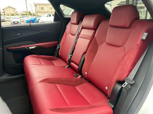 ＲＸ ＲＸ５００ｈ　Ｆスポーツパフォーマンス　マクレビ／寒冷地仕様／ＴＲＤマフラー／ＴＲＤダイナミクスエアロ／２１インチＡＷ／輻射ヒータ／オレンジキャリパー／ＨＤＭＩポート／ワイヤレス充電／パノラマルーフ／ルーフレール／デジタルインナーミラー（64枚目）