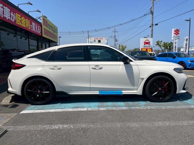 シビック タイプＲ　ワンオーナー／禁煙車／バックカメラ／ホンダセンシング／ホンダコネクトディスプレイ／デジタルグラフィックメーター／ＥＴＣ２．０車載器／フルセグＴＶ／クルーズコントロール／ブラインドスポットモニター（10枚目）