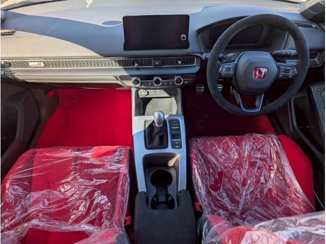 シビック タイプＲ　ワンオーナー／禁煙車／バックカメラ／ホンダセンシング／ホンダコネクトディスプレイ／デジタルグラフィックメーター／ＥＴＣ２．０車載器／ＬＥＤヘッドライト／クルーズコントロール／ブラインドスポットモニター（5枚目）
