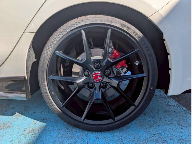 シビック タイプＲ　ワンオーナー／禁煙車／バックカメラ／ホンダセンシング／ホンダコネクトディスプレイ／デジタルグラフィックメーター／ＥＴＣ２．０車載器／ＬＥＤヘッドライト／クルーズコントロール／ブラインドスポットモニター（15枚目）
