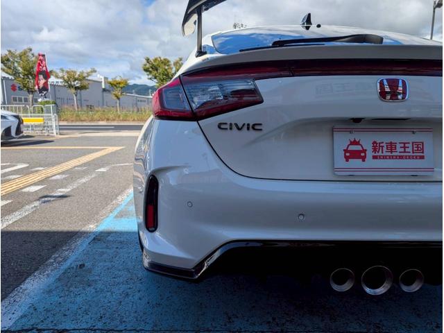 シビック タイプＲ　ワンオーナー／禁煙車／バックカメラ／ホンダセンシング／ホンダコネクトディスプレイ／デジタルグラフィックメーター／ＥＴＣ２．０車載器／ＬＥＤヘッドライト／クルーズコントロール／ブラインドスポットモニター（19枚目）