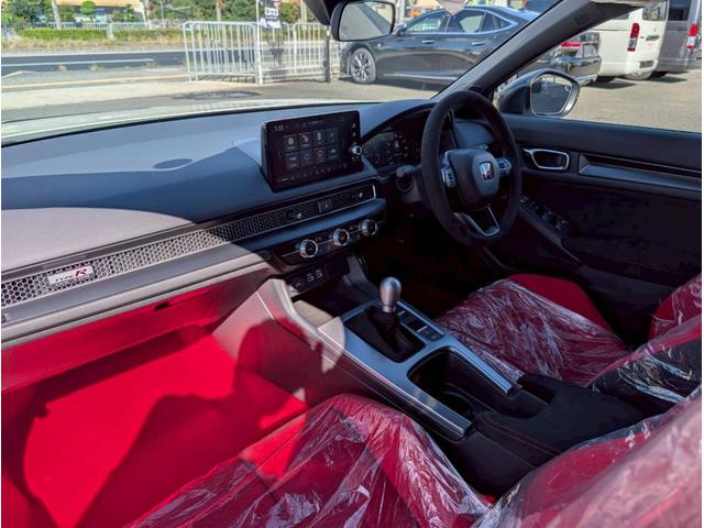 シビック タイプＲ　ワンオーナー／禁煙車／バックカメラ／ホンダセンシング／ホンダコネクトディスプレイ／デジタルグラフィックメーター／ＥＴＣ２．０車載器／ＬＥＤヘッドライト／クルーズコントロール／ブラインドスポットモニター（53枚目）
